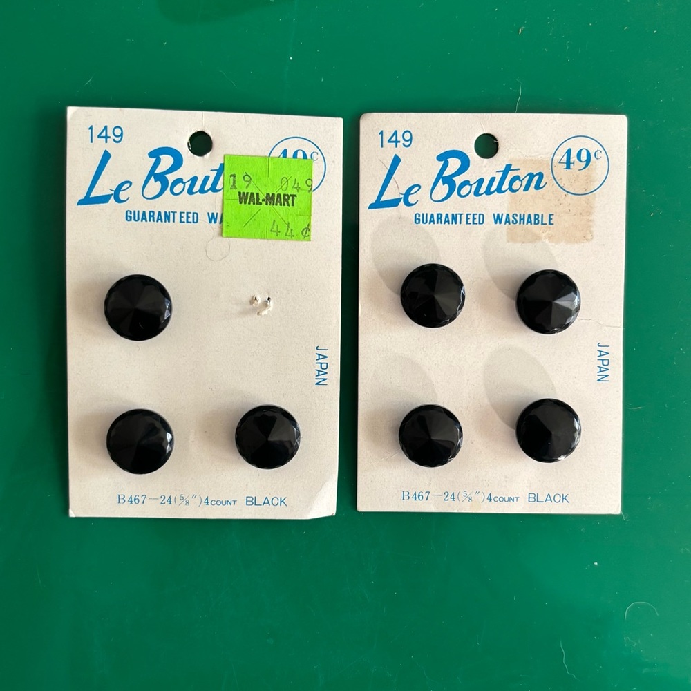 Le Bouton Vintage Black Button Set